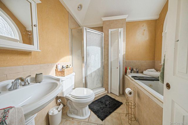 180 Miller Place Road, Miller Place, NY 11764