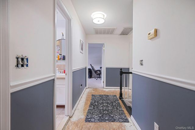 180 Miller Place Road, Miller Place, NY 11764