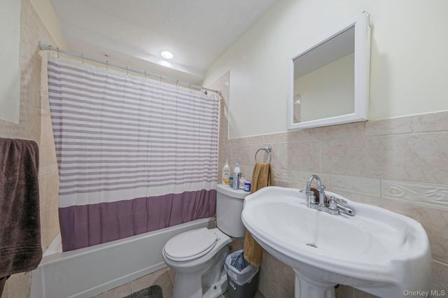 180 Miller Place Road, Miller Place, NY 11764