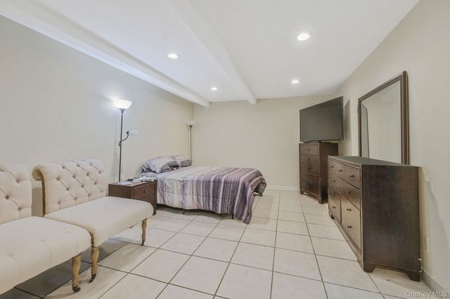 180 Miller Place Road, Miller Place, NY 11764