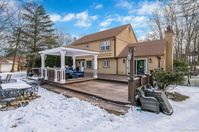 180 Miller Place Road, Miller Place, NY 11764