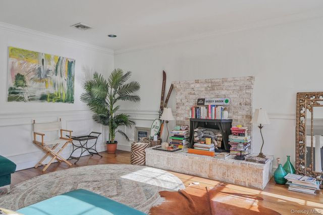 180 Miller Place Road, Miller Place, NY 11764