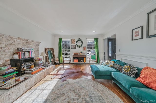 180 Miller Place Road, Miller Place, NY 11764