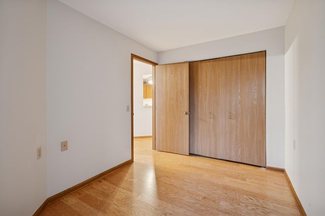 500 County Road B W 122, Roseville, MN 55113