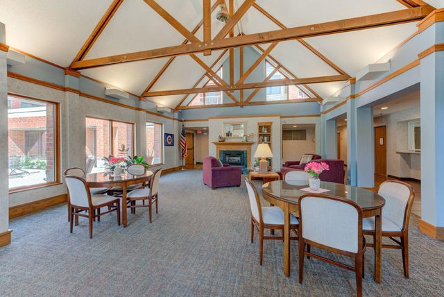 500 County Road B W 122, Roseville, MN 55113