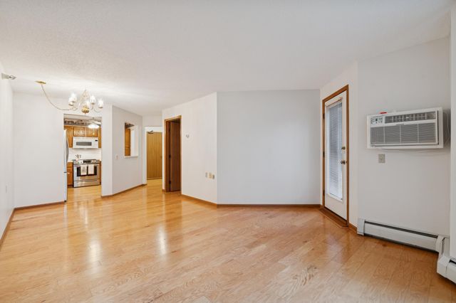 500 County Road B W 122, Roseville, MN 55113