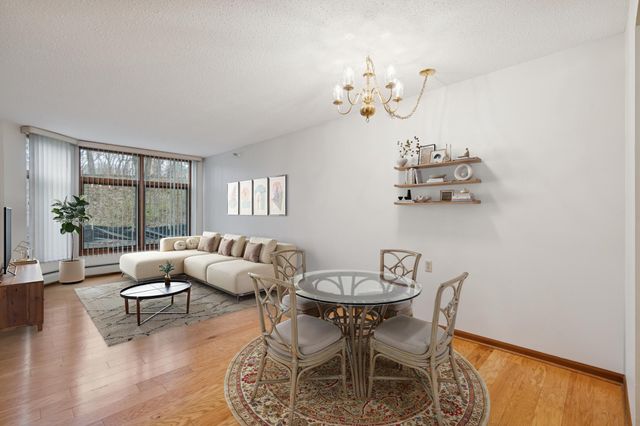 500 County Road B W 122, Roseville, MN 55113