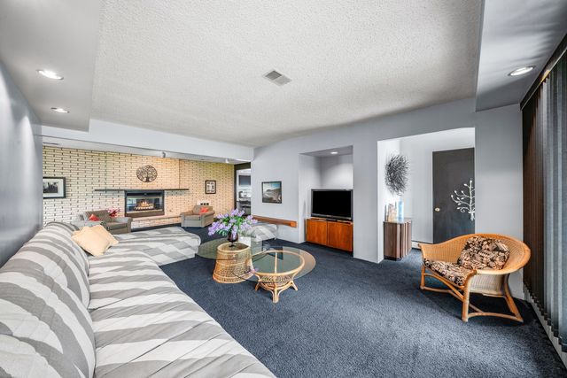 200 N Liberty Street, Leland, IL 60531