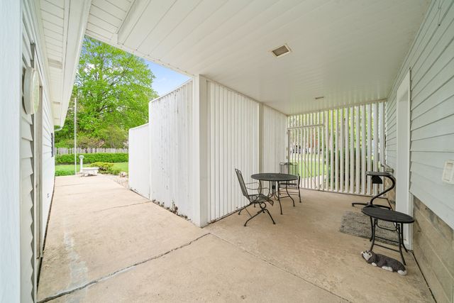 200 N Liberty Street, Leland, IL 60531