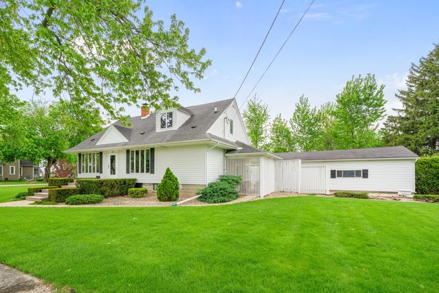 200 N Liberty Street, Leland, IL 60531