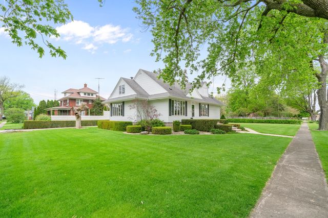 200 N Liberty Street, Leland, IL 60531