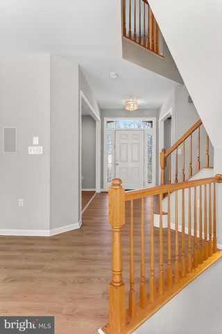 2410 DAKOTA LAKES DR, Herndon, VA 20171