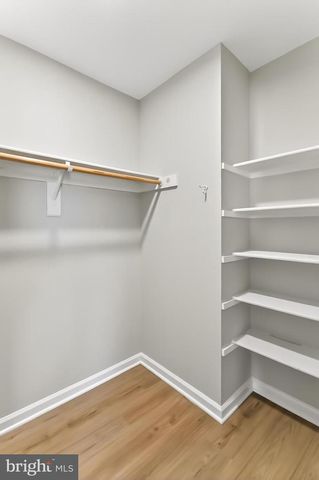 2410 DAKOTA LAKES DR, Herndon, VA 20171