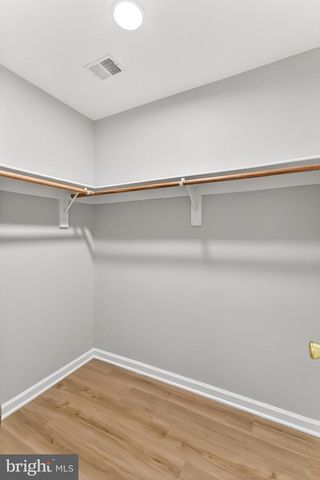 2410 DAKOTA LAKES DR, Herndon, VA 20171