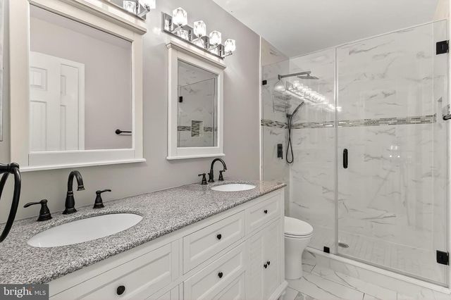 2410 DAKOTA LAKES DR, Herndon, VA 20171