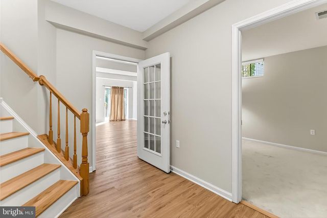 2410 DAKOTA LAKES DR, Herndon, VA 20171