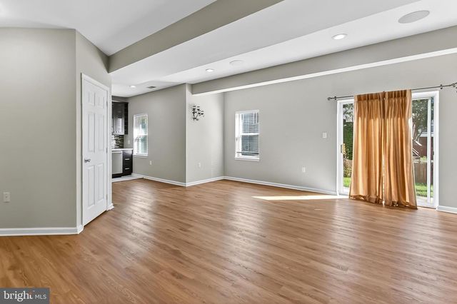 2410 DAKOTA LAKES DR, Herndon, VA 20171