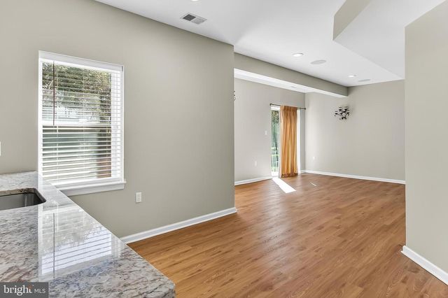 2410 DAKOTA LAKES DR, Herndon, VA 20171