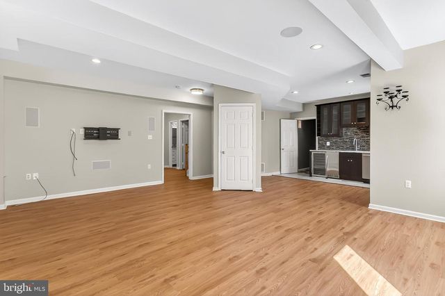 2410 DAKOTA LAKES DR, Herndon, VA 20171