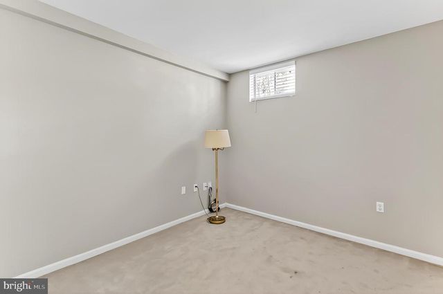 2410 DAKOTA LAKES DR, Herndon, VA 20171