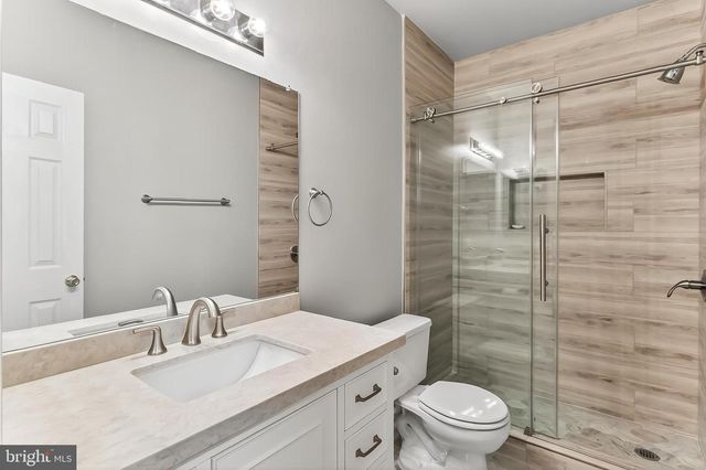 2410 DAKOTA LAKES DR, Herndon, VA 20171