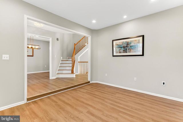 2410 DAKOTA LAKES DR, Herndon, VA 20171