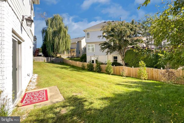 2410 DAKOTA LAKES DR, Herndon, VA 20171