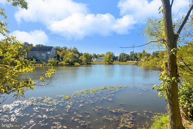 2410 DAKOTA LAKES DR, Herndon, VA 20171