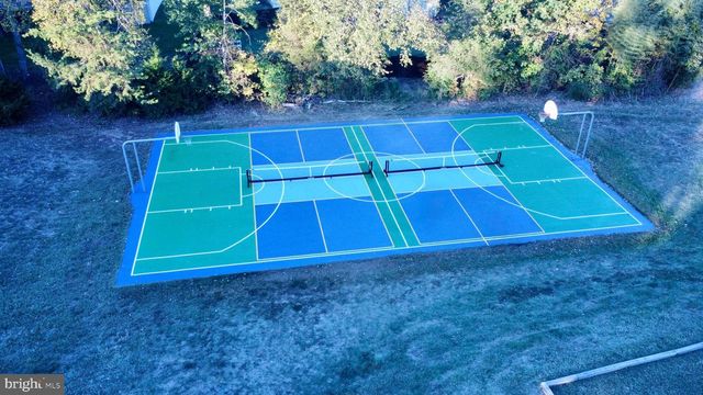 2410 DAKOTA LAKES DR, Herndon, VA 20171