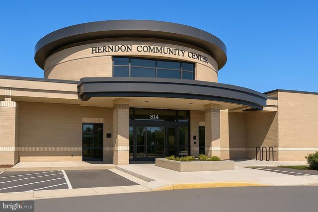 2410 DAKOTA LAKES DR, Herndon, VA 20171