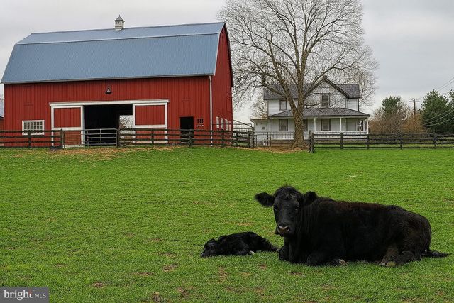 2410 DAKOTA LAKES DR, Herndon, VA 20171