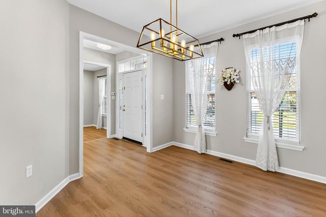 2410 DAKOTA LAKES DR, Herndon, VA 20171