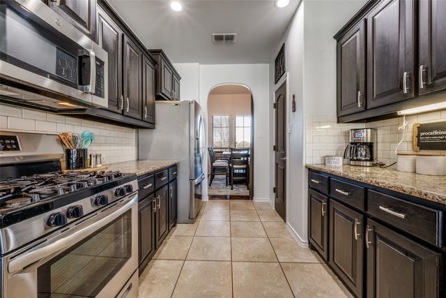 721 Meadows Drive, Argyle, TX 76226