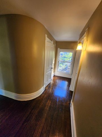 300 Eureka Avenue Se, City Of Grand Rapids, MI 49506