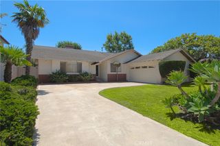 2032 Aliso Avenue, Costa Mesa, CA 92627
