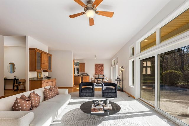 29925 159th Lane SE, Kent, WA 98042