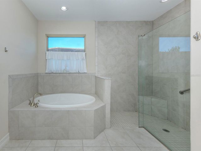 244 MARAVIYA BOULEVARD, Nokomis, FL 34275