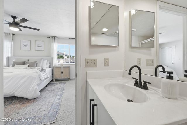8509 Atrium Dr 201, Louisville, KY 40220