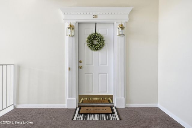 8509 Atrium Dr 201, Louisville, KY 40220