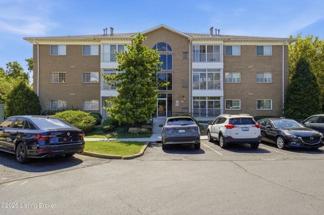 8509 Atrium Dr 201, Louisville, KY 40220
