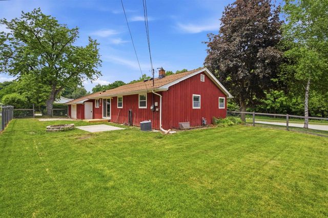 117 HAWTHORNE COURT, Chilton, WI 53014