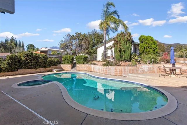 1041 Holmes, Calimesa, CA 92320
