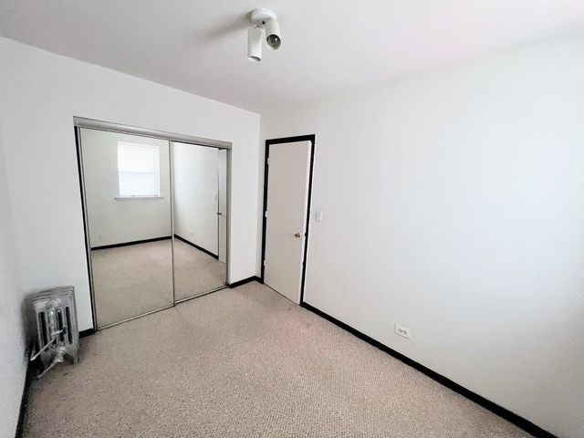 3933 N Clarendon Avenue 210, Chicago, IL 60613