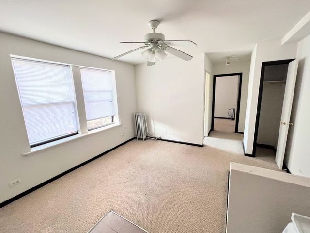 3933 N Clarendon Avenue 210, Chicago, IL 60613