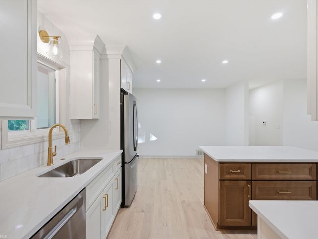 4616 Beuren Street, Shelby Twp, MI 48316