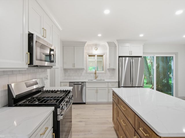 4616 Beuren Street, Shelby Twp, MI 48316