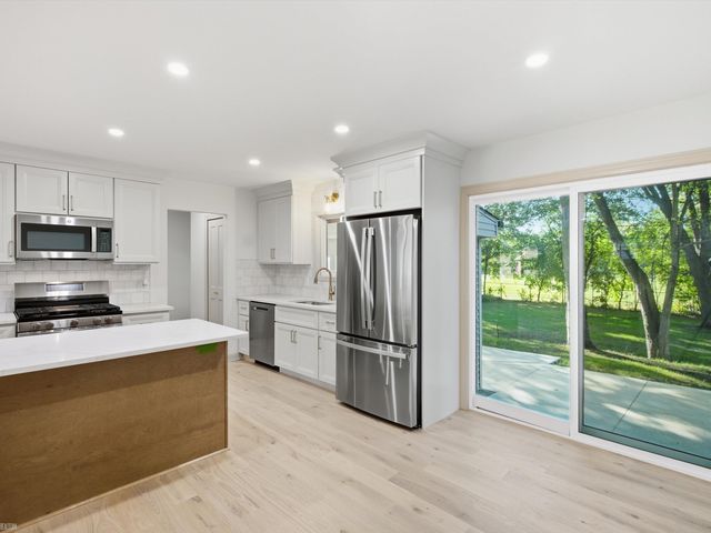 4616 Beuren Street, Shelby Twp, MI 48316