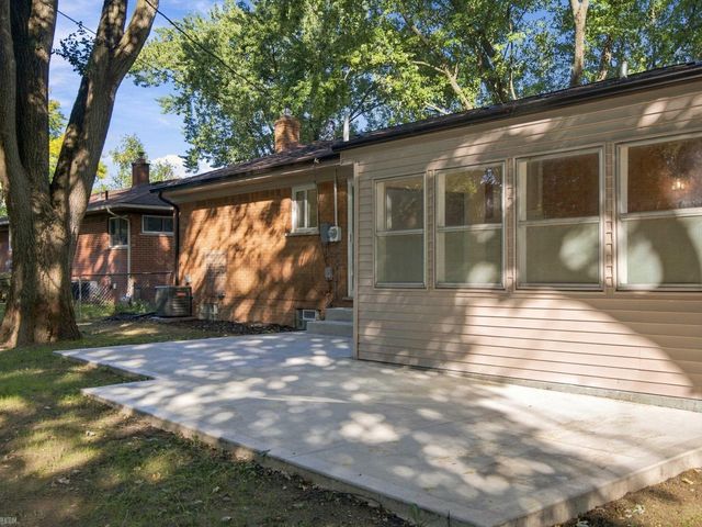 4616 Beuren Street, Shelby Twp, MI 48316