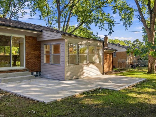 4616 Beuren Street, Shelby Twp, MI 48316