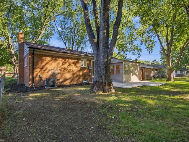 4616 Beuren Street, Shelby Twp, MI 48316